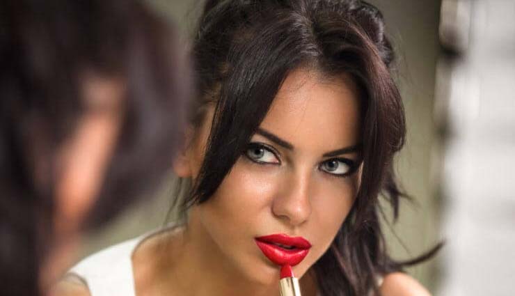 For beginners, here are five tips on how to apply lipstick