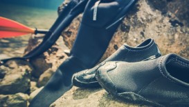 7 Best Winter Kayaking Shoes [To Stay Warm & Dry]